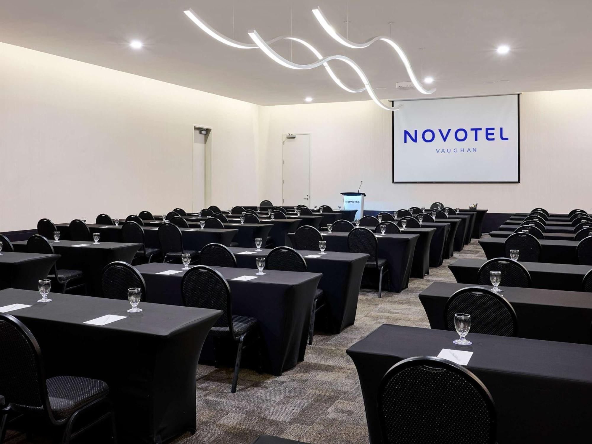 Novotel Toronto Vaughan Centre Exterior photo